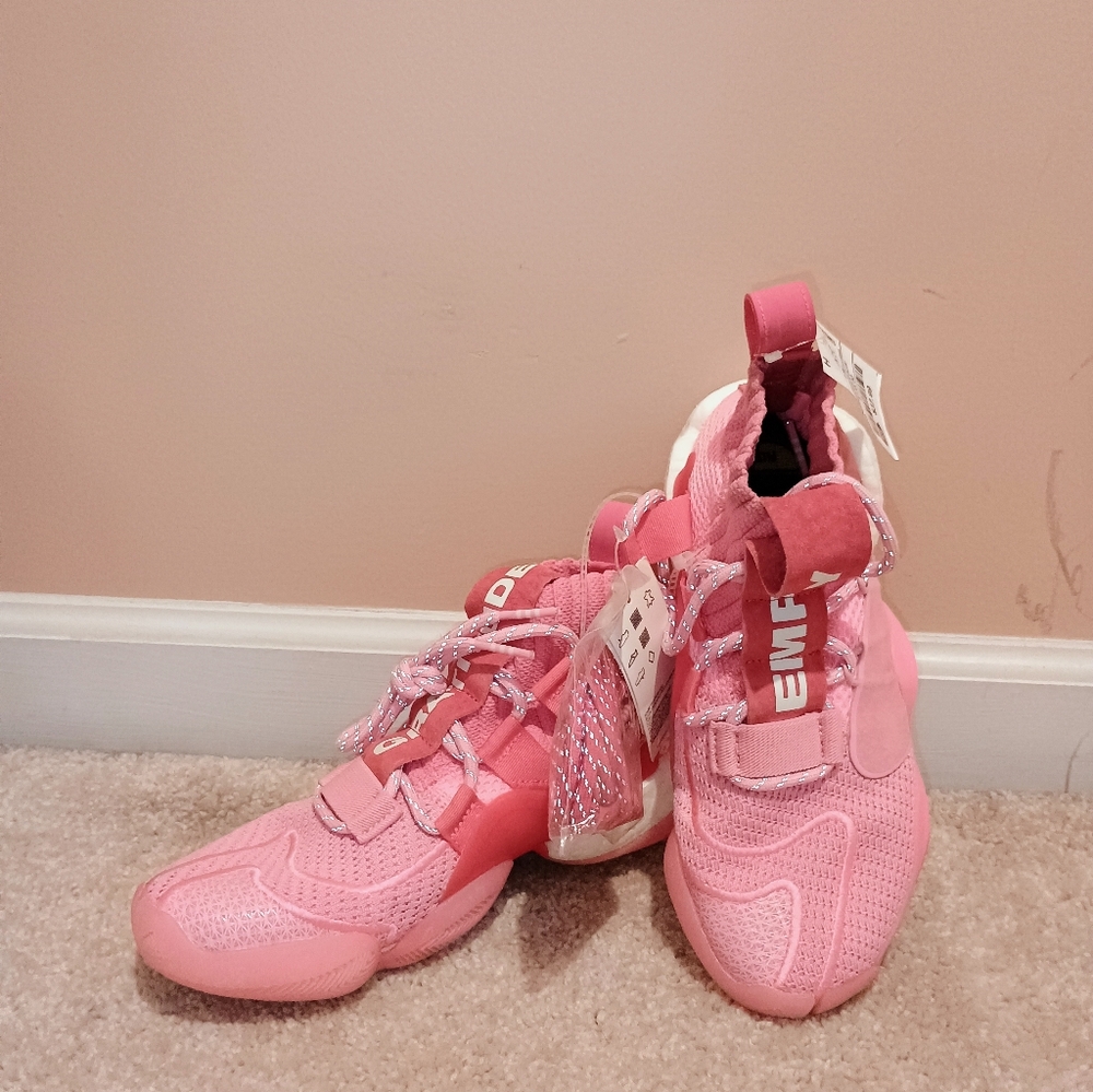 Adidas Sneakers
